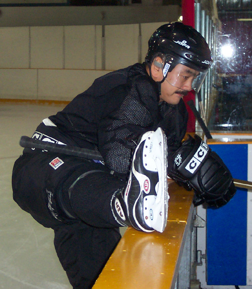 Randy stretching - the way they taught him in Sweden